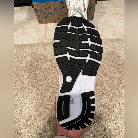 Size 7 - Brooks Ghost 16 White Oyster Lava W 🔥BRAND NEW🔥 NO BOX - Picture 5 of 7